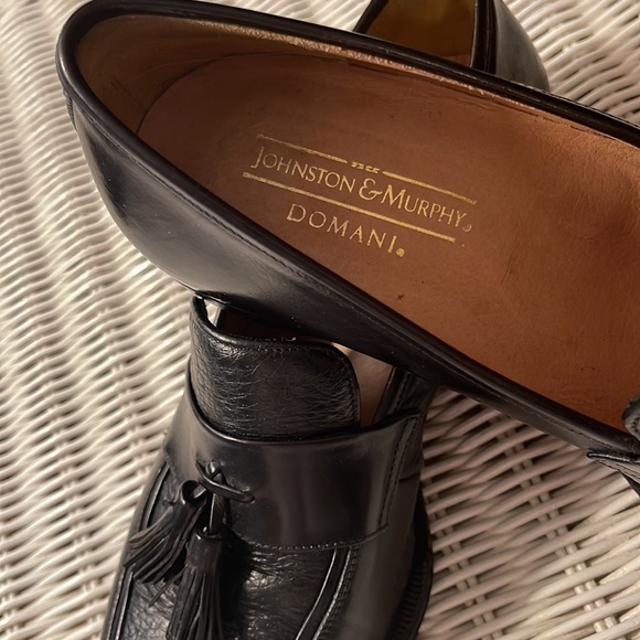 LIKE NEW mens JOHNSTON & MURPHY Black leather shoes. 8M. Worn once. EXCELLENT - Picture 2 of 9